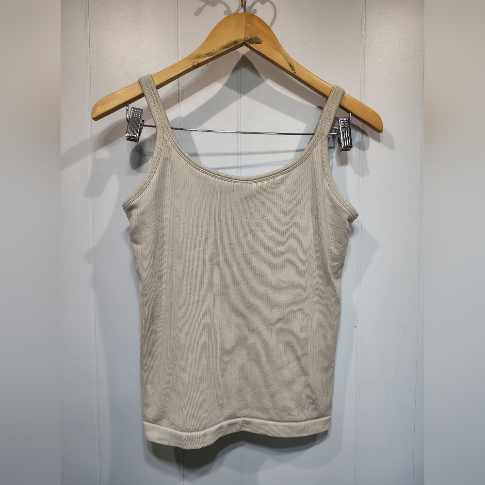 Athleta Ribbed Tank Top Medium Taupe Built In Shelf Bra Athletic Yoga Workout